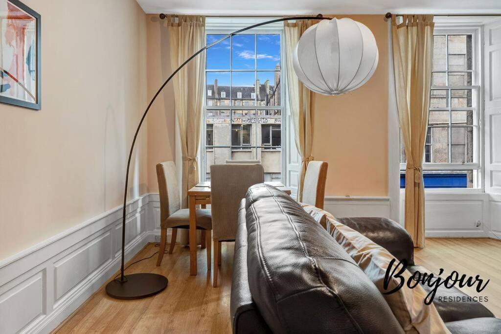 Monge Suite Old Town 2Br-1Ba, Near Royal Mile By Bonjour Residences Edimburgo Exterior foto